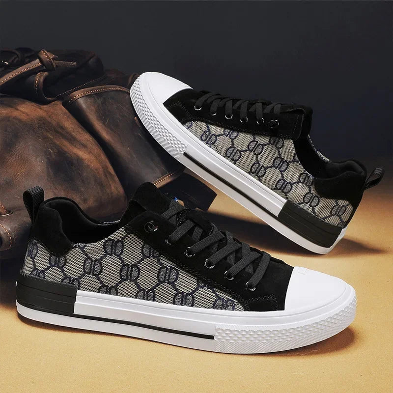 Canvas Men's Shoes Soft Bottom Anti-slip British Trendy Brand Casual Sneakers Match Jeans Comfortable Round Toe Sneakers Men