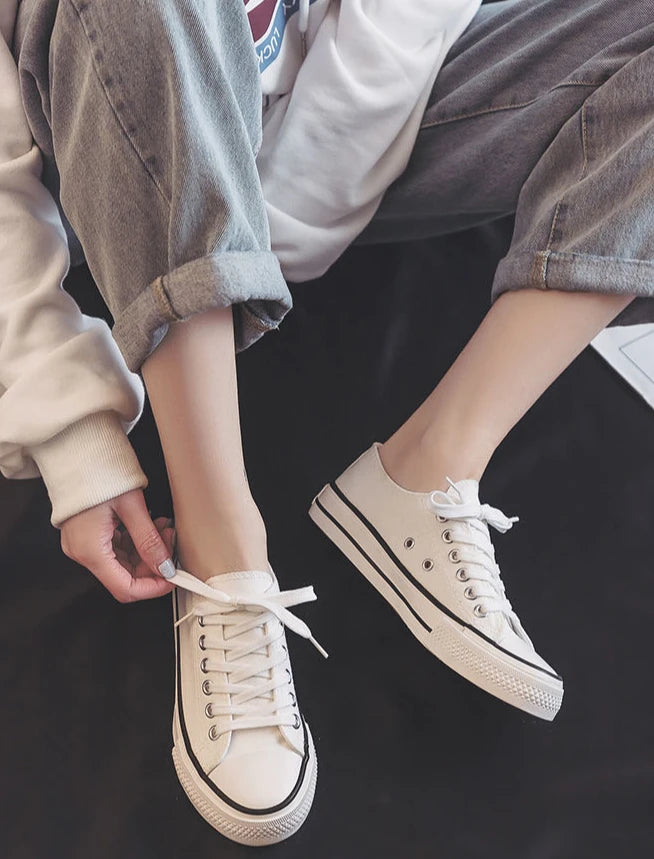 Canvas Shoes for Women Flat Whit Lace Up Spring Autumn Woman Footwear Original New in High Quality Trends 2025 Daily Routine 39