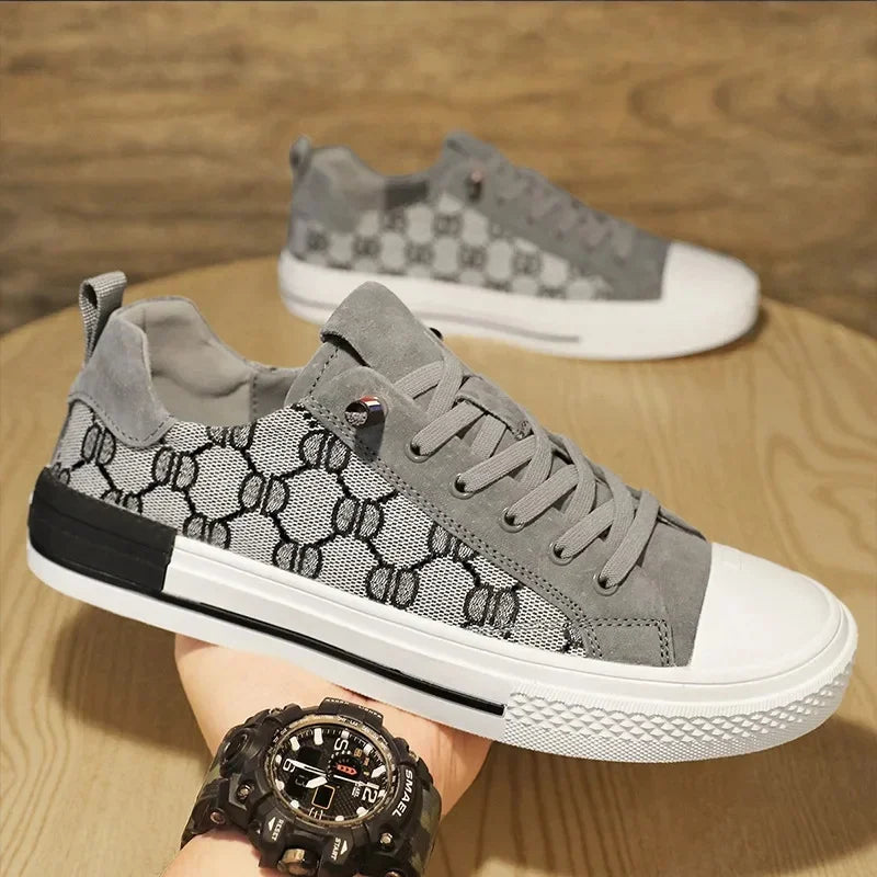 Canvas Men's Shoes Soft Bottom Anti-slip British Trendy Brand Casual Sneakers Match Jeans Comfortable Round Toe Sneakers Men