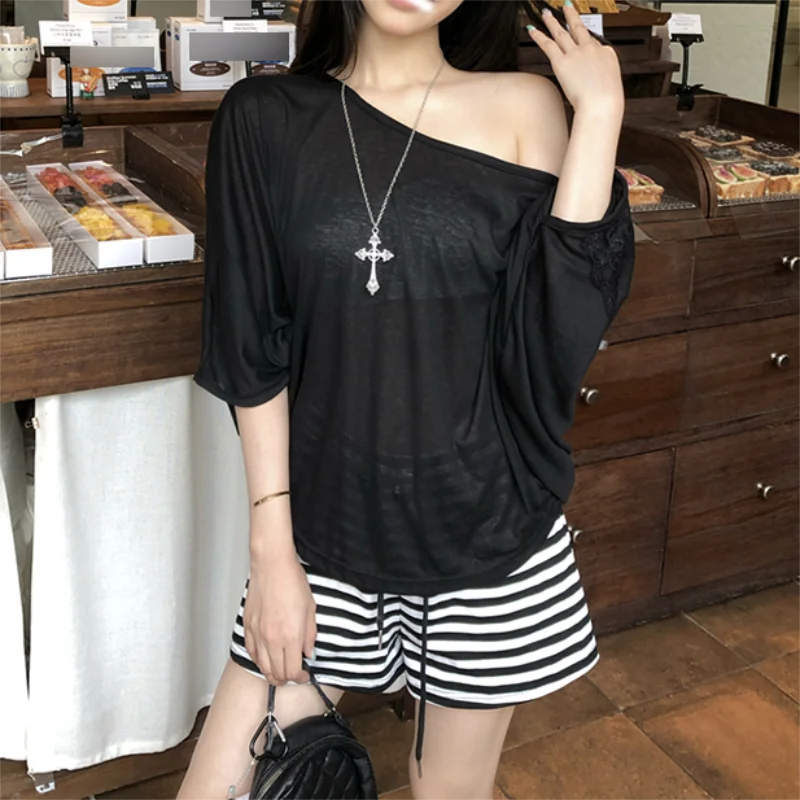Oversized T-shirt for Women Casual Loose Top Fashion Bat Sleeves Sexy Lace Cross Backless Baggy T shirts Thin Clothing