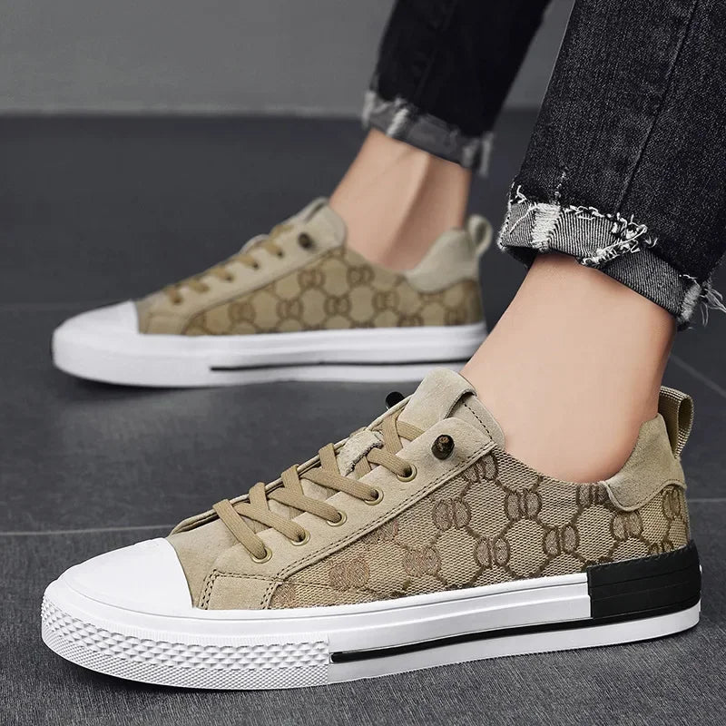Canvas Men's Shoes Soft Bottom Anti-slip British Trendy Brand Casual Sneakers Match Jeans Comfortable Round Toe Sneakers Men