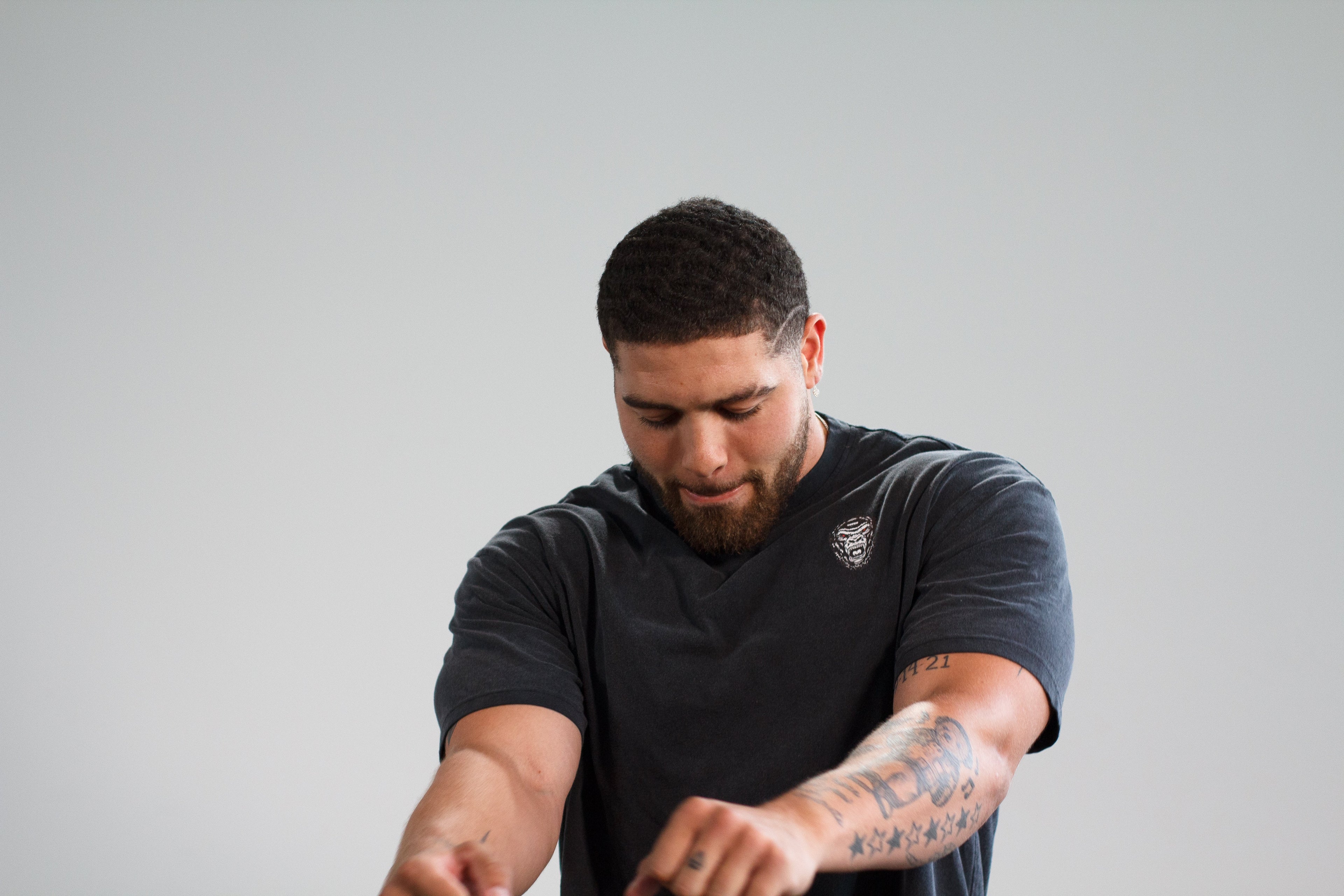 Men’s Oversized Gym Shirt | Charcoal Pump Cover